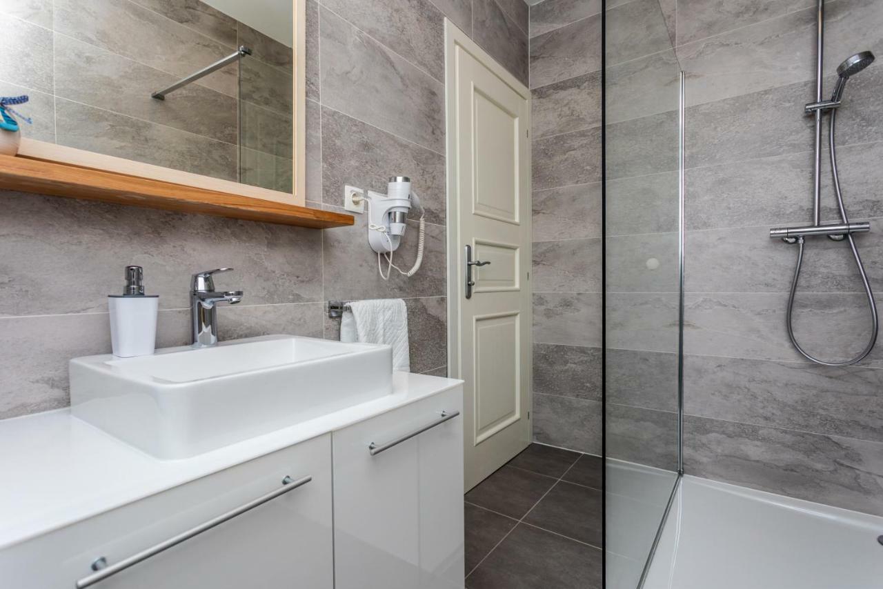 Bed & Breakfast Dosen IV Baska  Bagian luar foto