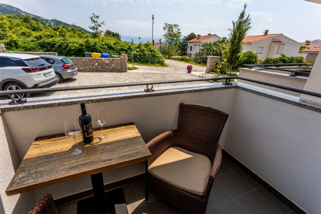 Bed & Breakfast Dosen IV Baska  Bagian luar foto