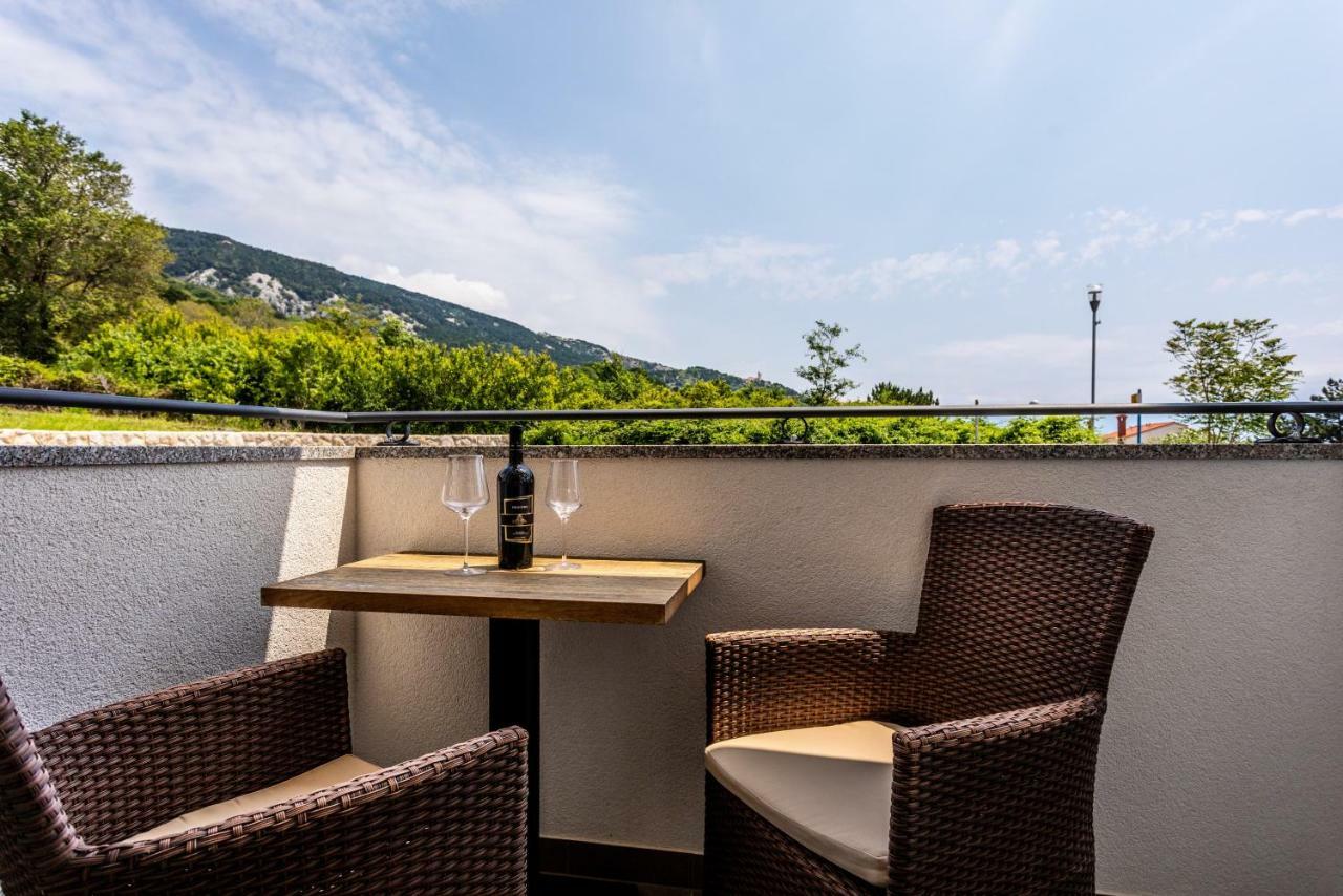 Bed & Breakfast Dosen IV Baska  Bagian luar foto