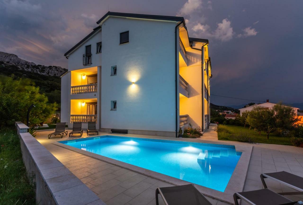 Bed & Breakfast Dosen IV Baska  Bagian luar foto