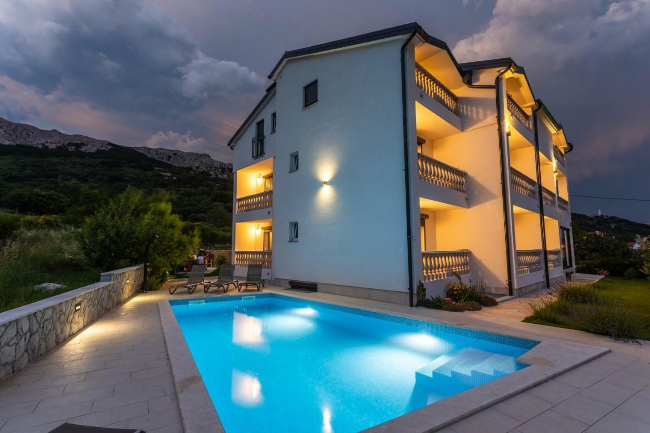 Bed & Breakfast Dosen IV Baska  Bagian luar foto