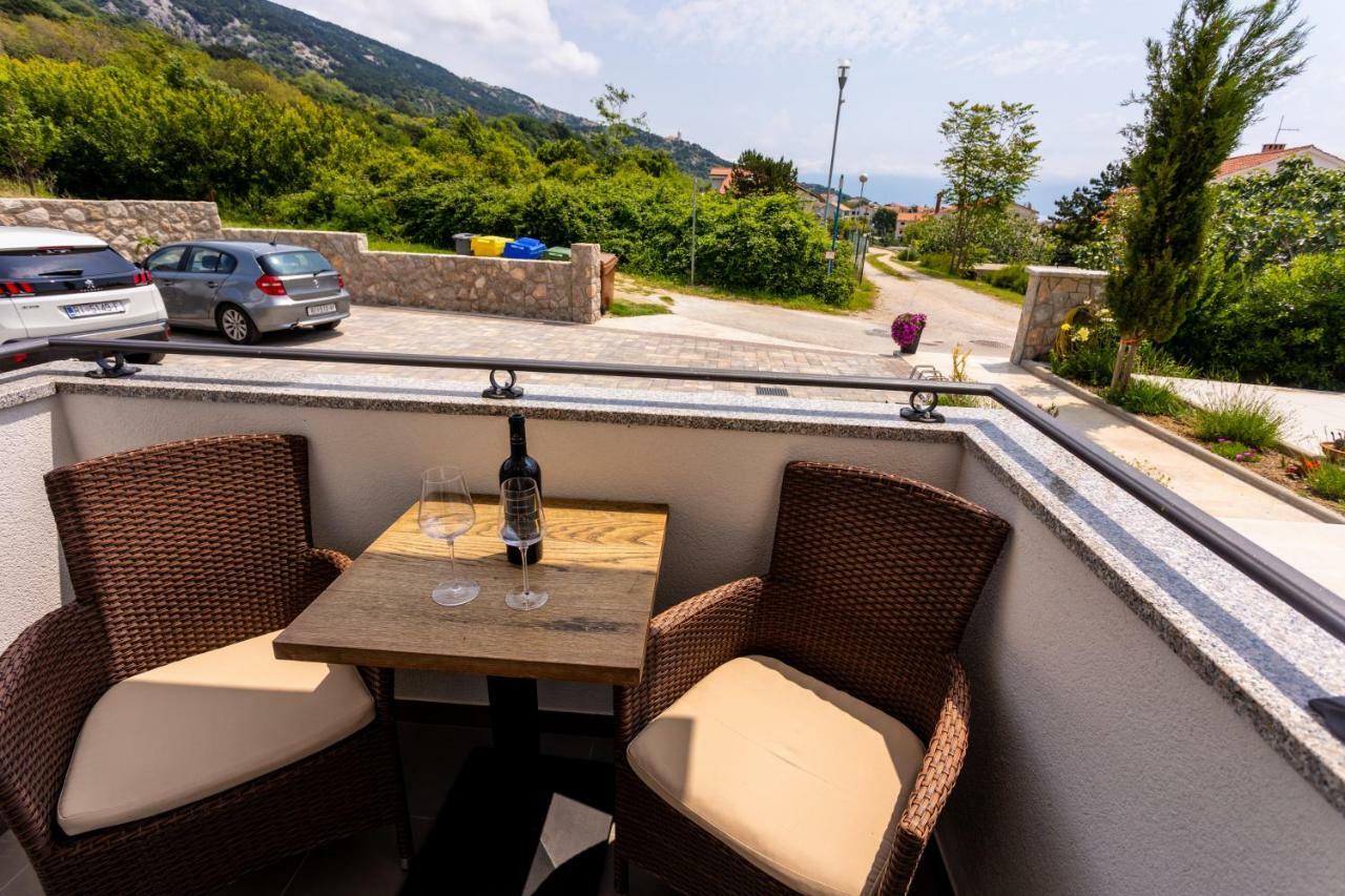 Bed & Breakfast Dosen IV Baska  Bagian luar foto