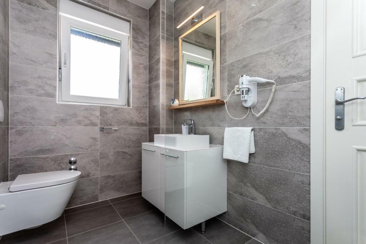 Bed & Breakfast Dosen IV Baska  Bagian luar foto