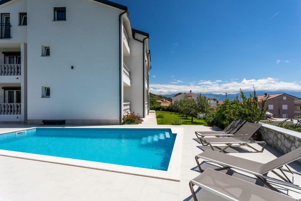 Bed & Breakfast Dosen IV Baska  Bagian luar foto